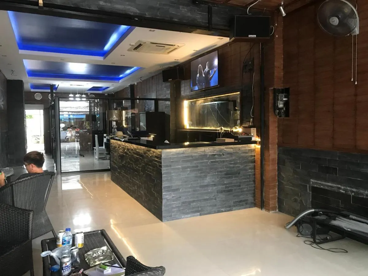 The bar on the ground floor at Secrets Pattaya